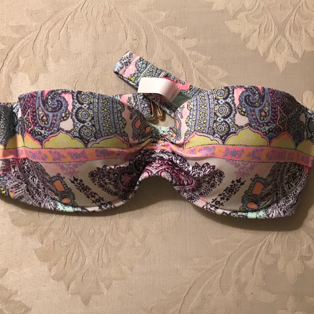 Victoria’s Secret Bathing Suit Top size 32A